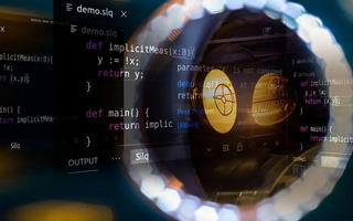 荣成 ,php声明和调用变量的符号是什么？